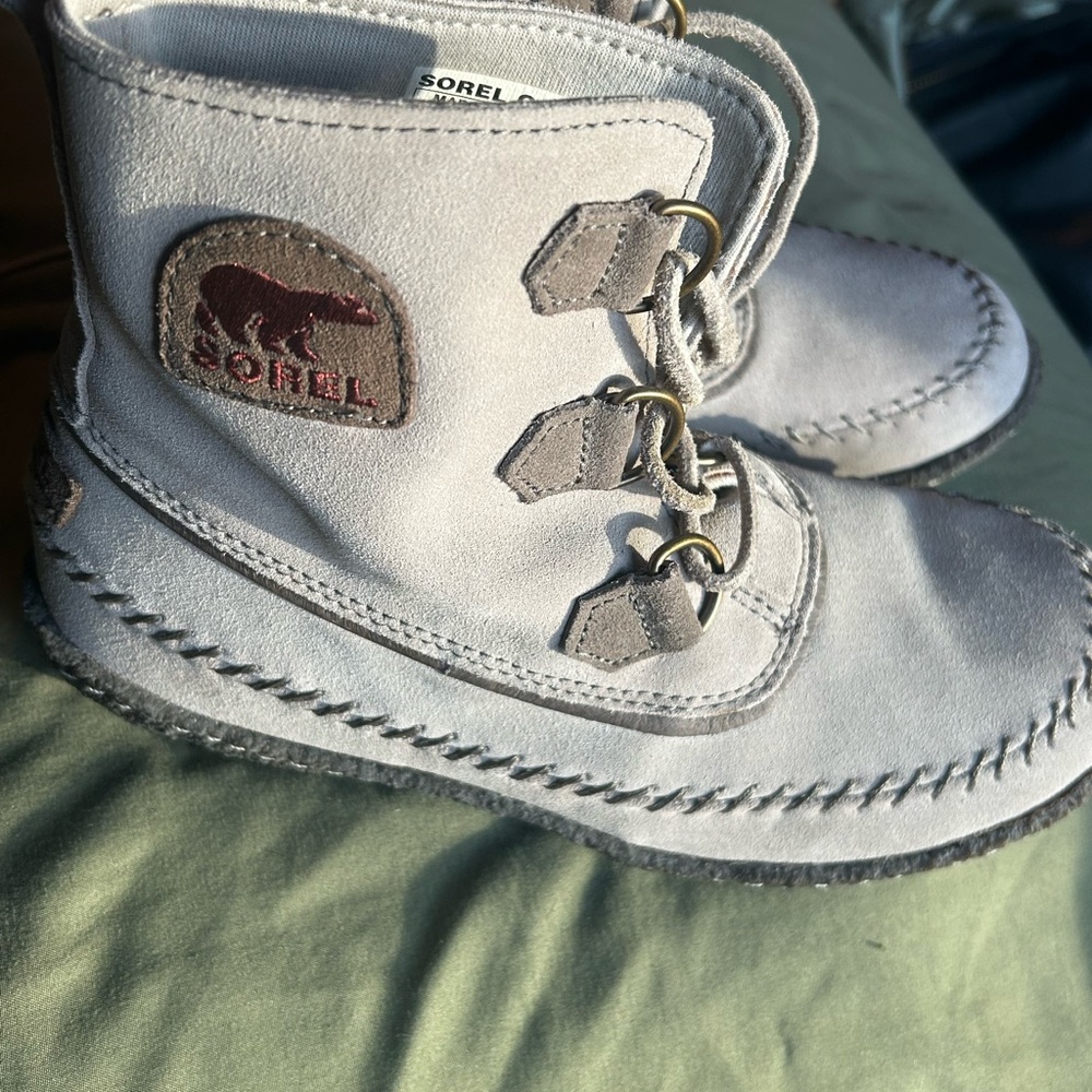 Sorel Women’s  Gray Boots with Brown Accents